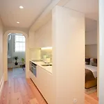 Liiiving In - Cedofeita Charming Apartment