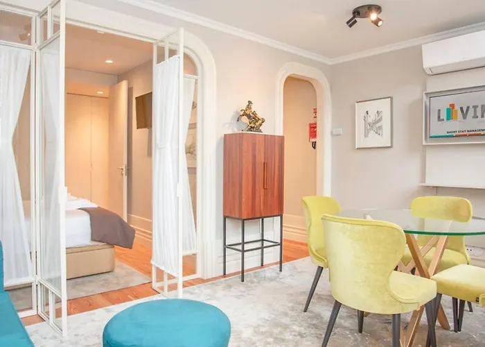 Liiiving In - Cedofeita Charming