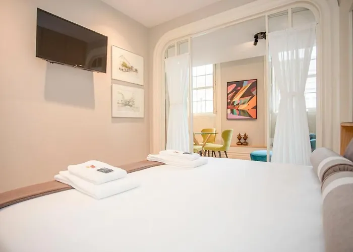 Liiiving In - Cedofeita Charming Apartment