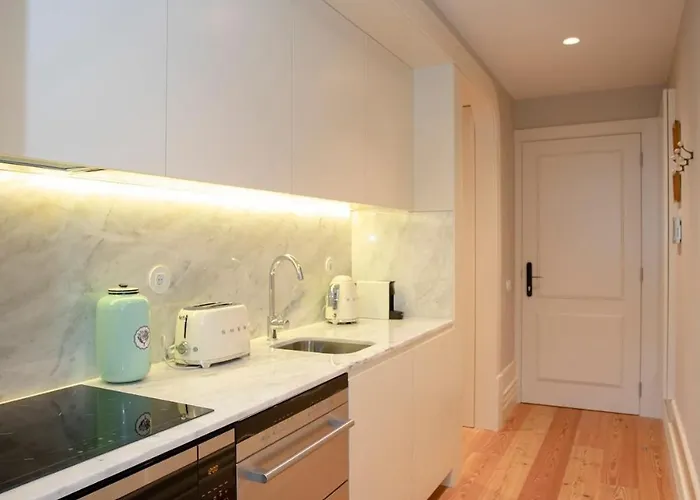 Liiiving In - Cedofeita Charming Apartment