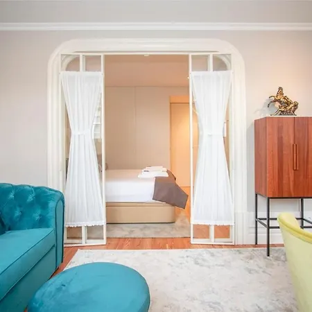 Liiiving In - Cedofeita Charming Apartment