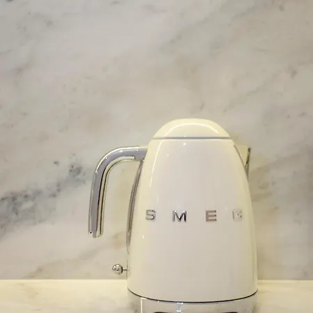 Liiiving In - Cedofeita Charming