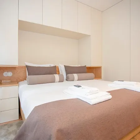 Liiiving In - Cedofeita Charming Apartment *