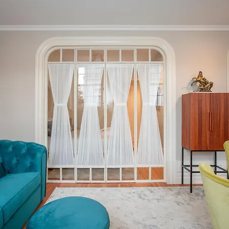 Liiiving In - Cedofeita Charming Appartement