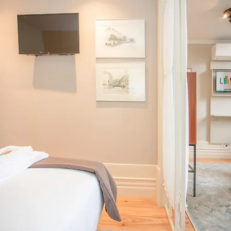 Liiiving In - Cedofeita Charming Apartment *