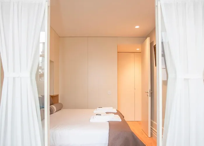 Liiiving In - Cedofeita Charming *