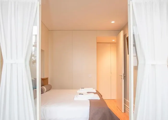 Liiiving In - Cedofeita Charming Apartman *