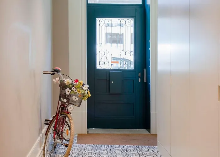 Liiiving In - Cedofeita Charming *