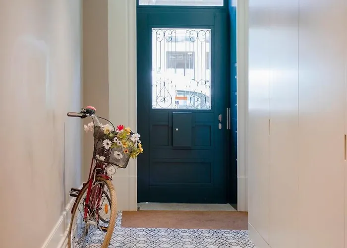 Liiiving In - Cedofeita Charming *